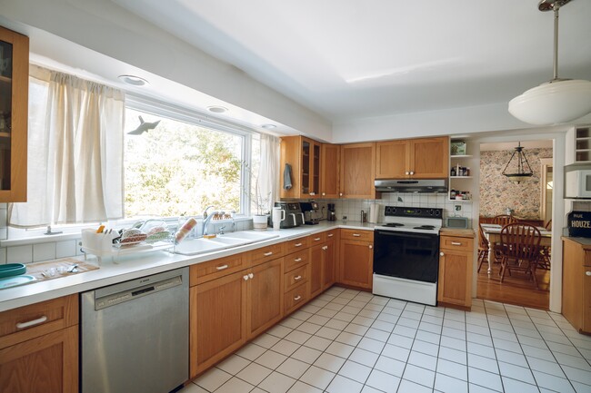 1000 Sawyer Rd in Cape Elizabeth, ME - Building Photo - Building Photo