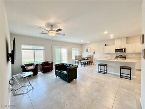 7848 Pink Opal Ave in Las Vegas, NV - Building Photo - Building Photo