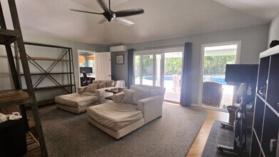 152 Kailuana Loop in Kailua, HI - Building Photo - Building Photo