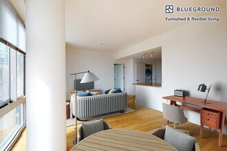 27 Barker Ave in White Plains, NY - Foto de edificio - Building Photo