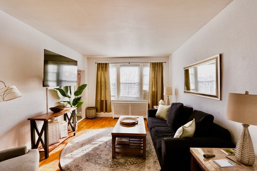 36 Hillside Ave, Unit 2 in Quincy, MA - Building Photo