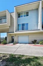 604 N Bluff Dr in Austin, TX - Foto de edificio - Building Photo