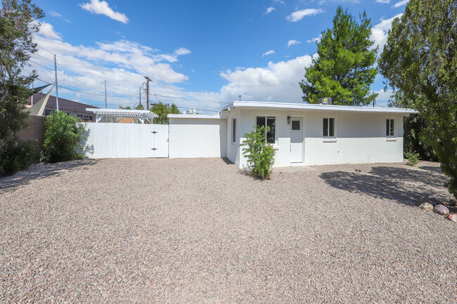 1132 S Eli Dr in Tucson, AZ - Building Photo - Building Photo