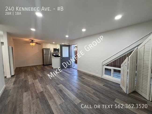 240 Kennebec Ave in Long Beach, CA - Foto de edificio - Building Photo