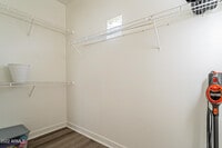 600 Grove Pky photo'