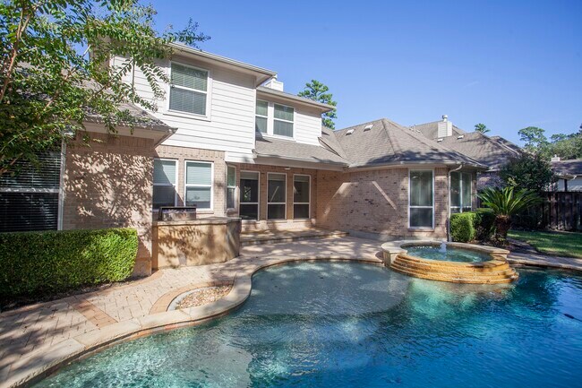 property at 62 S Longsford Cir