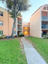 6280 NW 186th St, Unit 315 in Hialeah, FL - Building Photo