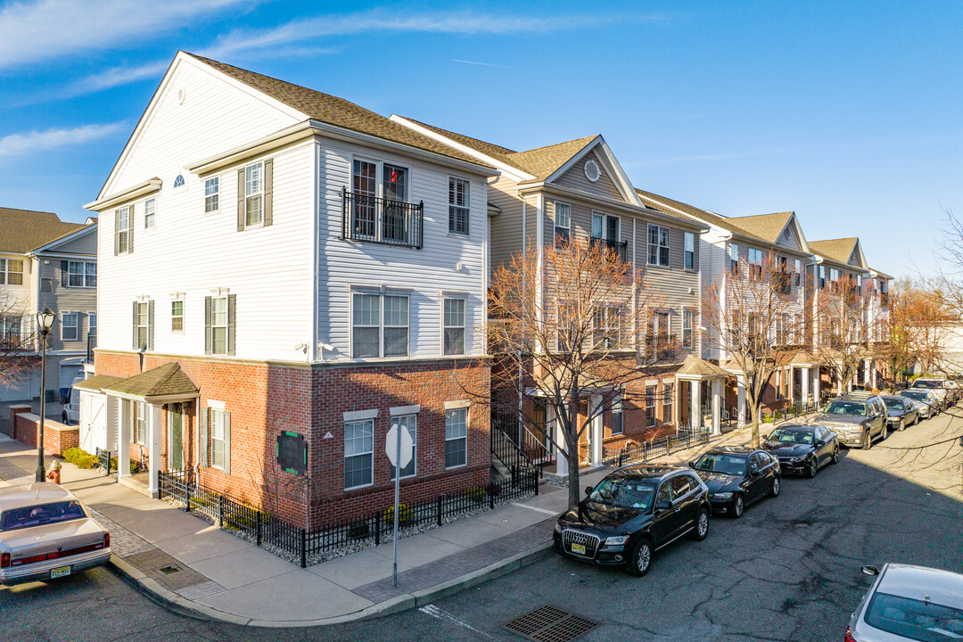 55 Mallory Ave in Jersey City, NJ - Building Photo