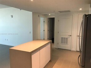 1600 NE 1st Ave, Unit 2217 in Miami, FL - Foto de edificio - Building Photo