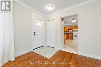 9 Kirkstall Ave in Ottawa, ON - Building Photo - Building Photo