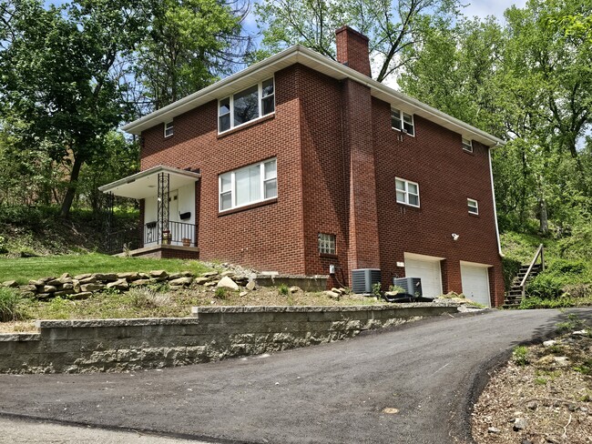 92 Rosecrest Dr, Unit 92 in Pittsburgh, PA - Building Photo - Building Photo