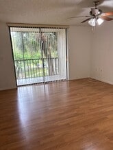 8400 SW 133rd Avenue Rd, Unit 308 in Miami, FL - Building Photo - Building Photo