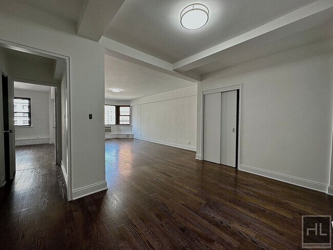 EAST 69 STREET in New York, NY - Building Photo - Building Photo
