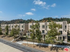 3699 Wilshire Blvd in Los Angeles, CA - Building Photo - Building Photo