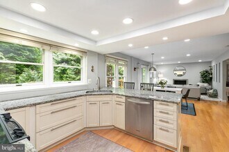 11603 Deer Forest Rd in Reston, VA - Building Photo - Building Photo