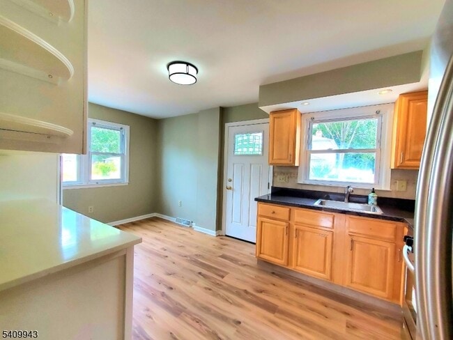 708A-A-708 Farrand St in Raritan, NJ - Building Photo - Building Photo