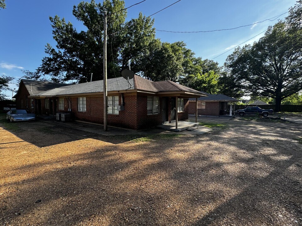 1379 Ferguson Rd in Memphis, TN - Building Photo