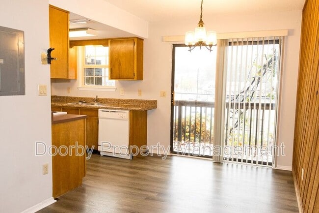 Chateau Royale Apartments in Chattanooga, TN - Building Photo - Building Photo