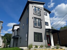 601 E Miller Dr in Bloomington, IN - Building Photo