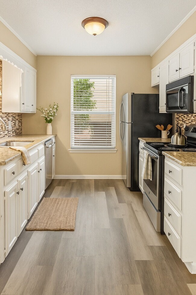 property at 609 S 5th St