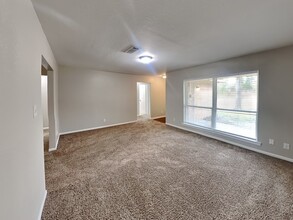 2313 Avenue F in Dickinson, TX - Building Photo - Building Photo