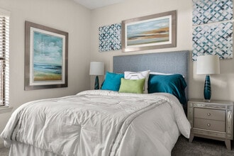 The Enclave at Bear Creek in Euless, TX - Foto de edificio - Building Photo