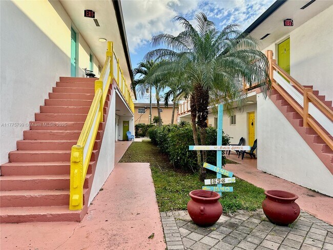 1548 SW 5th Pl in Fort Lauderdale, FL - Building Photo - Building Photo