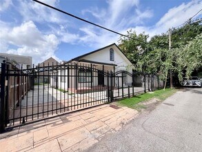 4416 Spencer St in Houston, TX - Building Photo - Building Photo