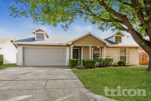 1717 Wurzburg Dr in Fort Worth, TX - Building Photo