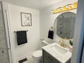 1338 Meriline St in Cuyahoga Falls, OH - Foto de edificio - Building Photo