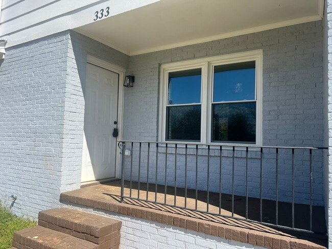 333 Devonwood Ct in Taylors, SC - Building Photo - Building Photo
