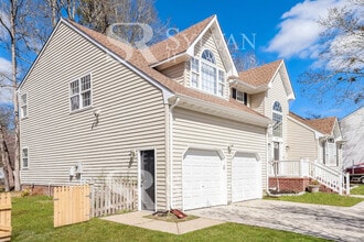 1204 Willow Creek Ct in Chesapeake, VA - Building Photo - Building Photo