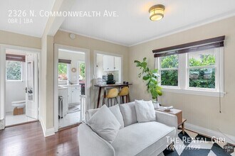 2326 N Commonwealth Ave in Los Angeles, CA - Building Photo - Building Photo