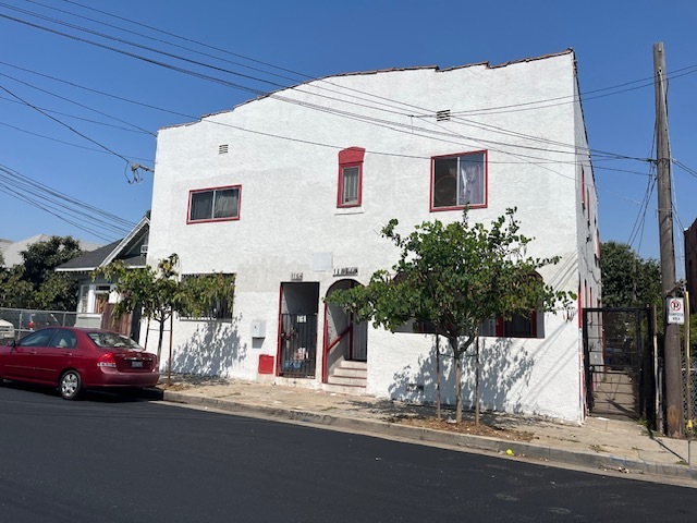 113 S Mathews St in Los Angeles, CA - Building Photo - Building Photo