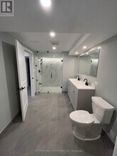 188 McCaffrey Rd in Newmarket, ON - Building Photo - Building Photo