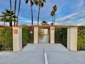 37188 Melrose Dr in Cathedral City, CA - Foto de edificio - Building Photo