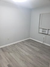 2106 Henry St NE in Palm Bay, FL - Building Photo - Building Photo