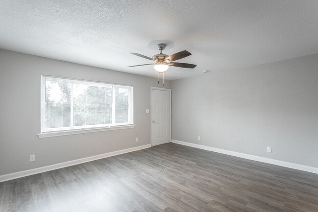 property at 1006 Glenwood Dr