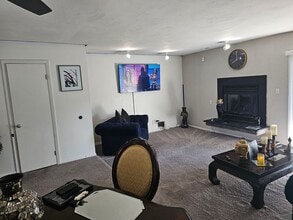 710 Waters Dr in Virginia Beach, VA - Building Photo - Building Photo