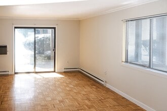 13 Santangelo Terrace in Derby, CT - Building Photo - Building Photo
