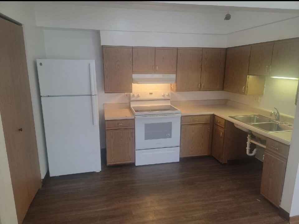 200 S Columbus St-Unit -3 in Pleasantville, IA - Building Photo