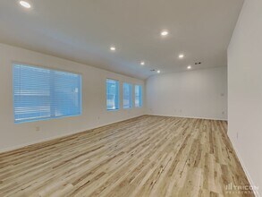 10511 Pineland Dr in Willis, TX - Building Photo - Building Photo