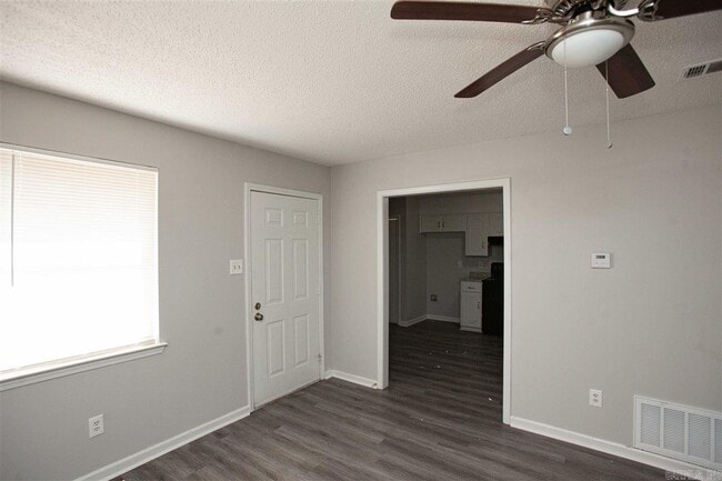 302 Bellevue Cir in Jacksonville, AR - Building Photo - Building Photo