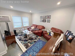 164 Charles St, Unit #2 in Cambridge, MA - Foto de edificio - Building Photo