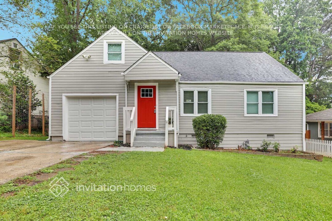 2007 Brewer Blvd SW in Atlanta, GA - Building Photo