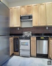 206 E 83rd St in New York, NY - Building Photo - Building Photo