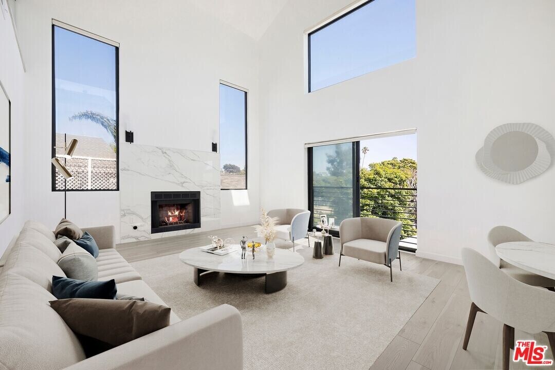 2225 4th St in Santa Monica, CA - Building Photo