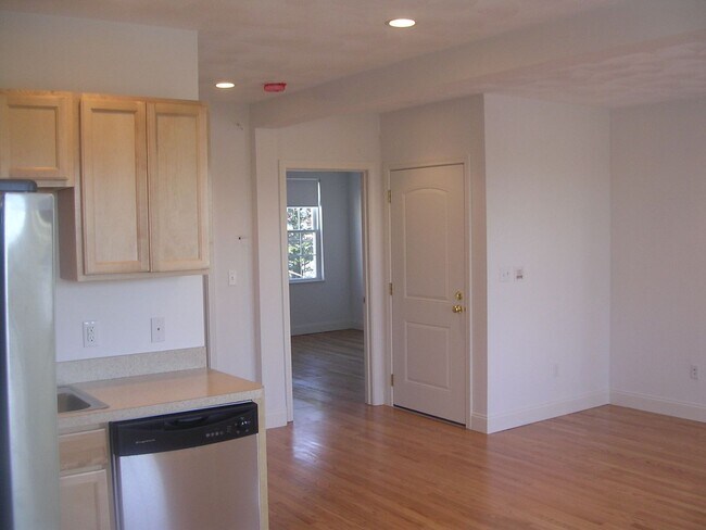 48 Marion St in Boston, MA - Building Photo - Building Photo