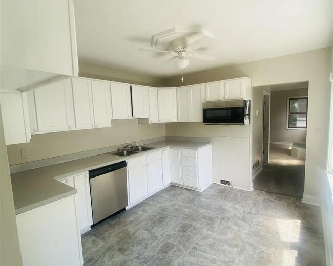 4411 Savage Dr in Louisville, KY - Building Photo - Building Photo