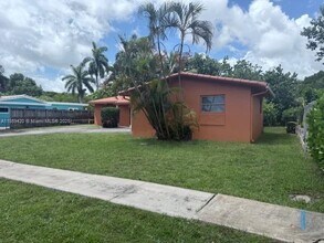 2601 NW 9th Terrace in Wilton Manors, FL - Building Photo - Building Photo
